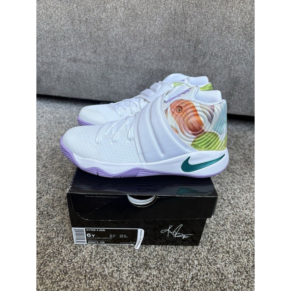 NIKE 2016 KYRIE 2 EASTER SIZE 6 YOUTH (SIZE 7.5 WOMENS)